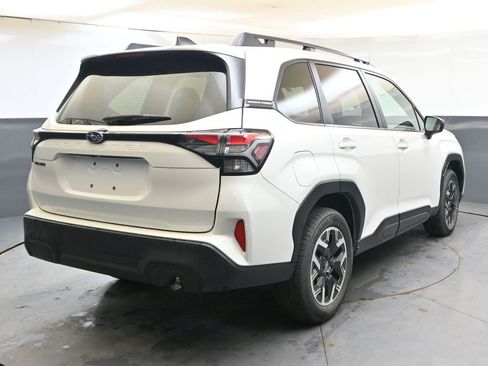 Certified 2025 Subaru Forester Premium AWD/4WD image 5