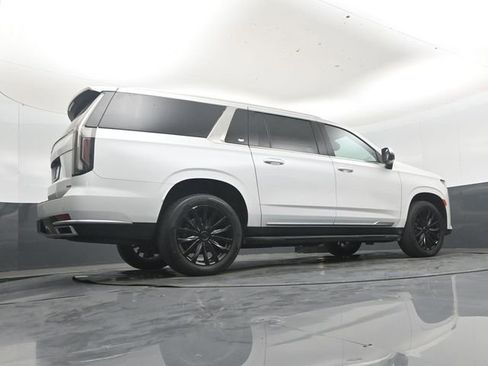 Used 2021 Cadillac Escalade ESV Luxury AWD/4WD image 41