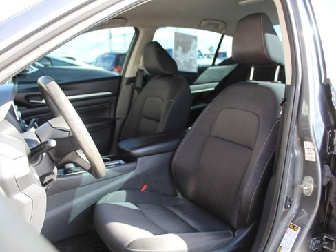 Used 2021 Nissan Altima 2.5 SV FWD image 12