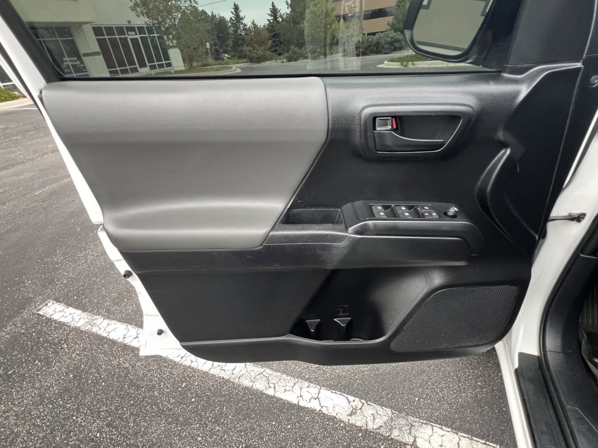 Used 2021 Toyota Tacoma SR AWD/4WD image 18