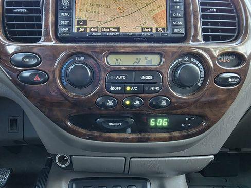 Used 2006 Toyota Sequoia SR5 image 15