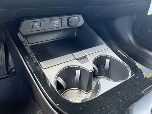 New 2026 Toyota Prius Plug-In Hybrid FWD image 18