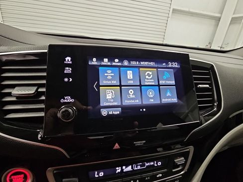 Used 2021 Honda Pilot Touring image 18