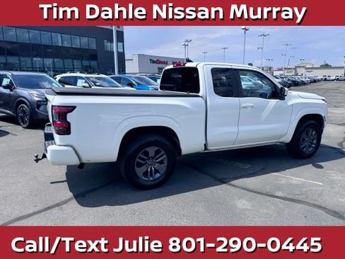 Used 2025 Nissan Frontier SV AWD/4WD image 13