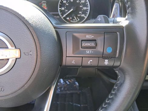 Used 2024 Nissan Pathfinder SV image 14