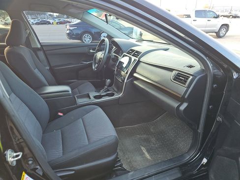 Used 2016 Toyota Camry LE image 13