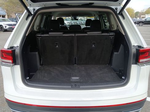 Used 2025 Volkswagen Atlas SE image 21