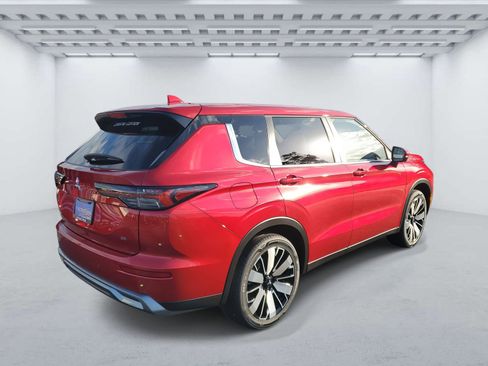 New 2025 Mitsubishi Outlander SE image 4