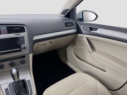 Used 2015 Volkswagen Golf TDI SE image 25