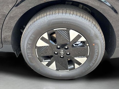 New 2026 Kia Carnival LXS image 32