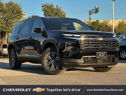 New 2026 Chevrolet Traverse LT w/ Driver Confidence Package FWD image 2