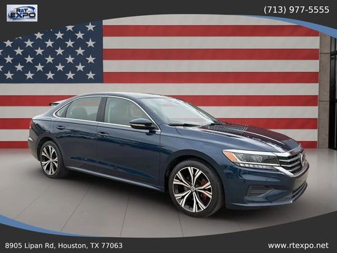 Used 2021 Volkswagen Passat 2.0T SE FWD image 2