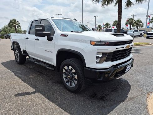 Used 2024 Chevrolet Silverado 2500 Custom w/ Custom Convenience Package RWD image 7