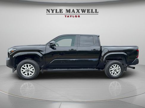 Used 2024 Toyota Tacoma SR AWD/4WD image 14