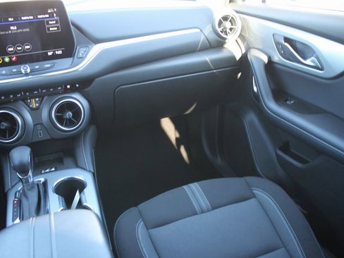 Used 2024 Chevrolet Blazer LT w/ Convenience Package image 7