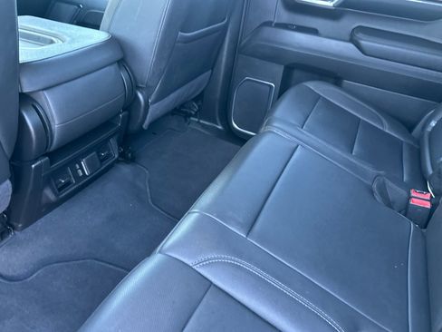 Used 2024 GMC Sierra 1500 SLT image 13