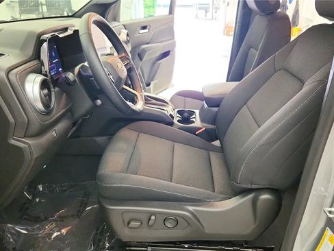 Used 2025 Chevrolet Colorado LT AWD/4WD image 24
