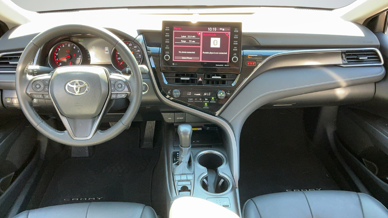 Used 2023 Toyota Camry XSE FWD image 7