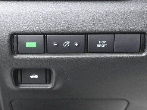 Used 2025 Nissan Sentra S w/ Lighting Package FWD image 19