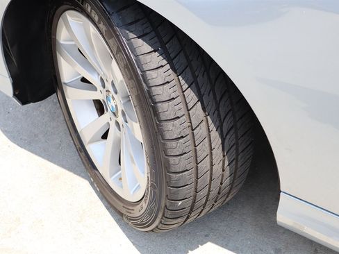 Used 2009 BMW 335i xDrive Sedan AWD/4WD image 10