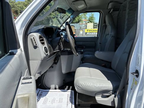 Used 2013 Ford E-250 and Econoline 250 Extended w/ Commercial Cargo Van Pkg RWD image 3