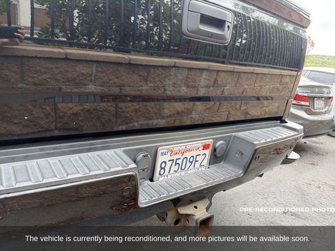 Used 2017 GMC Sierra 2500 Denali w/ Duramax Plus Package image 11