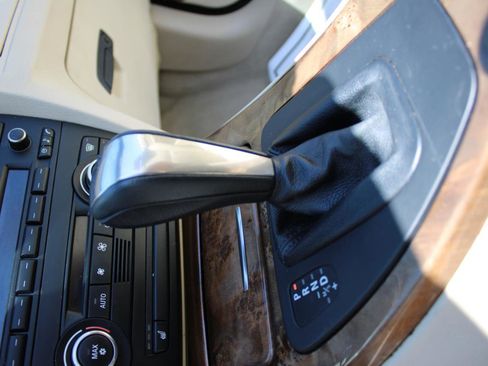 Used 2007 BMW 328i Convertible image 23