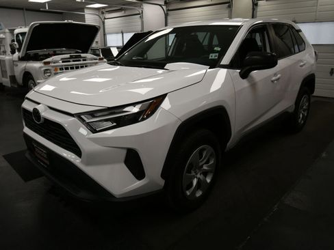 Used 2023 Toyota RAV4 LE image 3