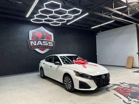 Used 2025 Nissan Altima 2.5 SV image 5