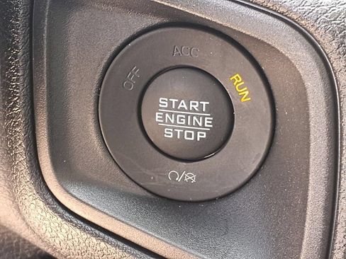Used 2024 Jeep Gladiator Sport AWD/4WD image 14