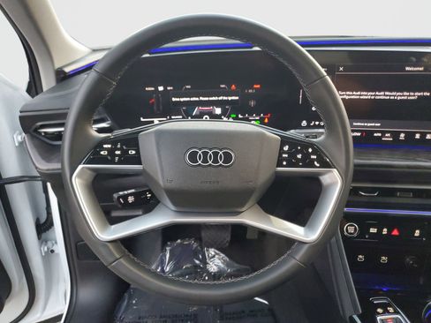Used 2025 Audi Q5 Premium w/ Convenience Package image 23