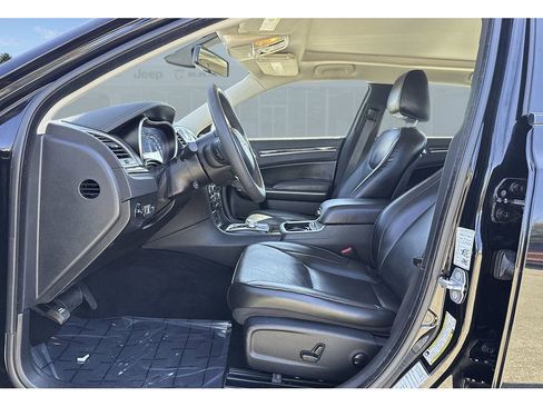 Used 2022 Chrysler 300 Touring L w/ Popular Equipment Group image 14