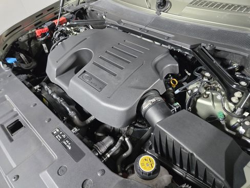 Used 2023 Land Rover Defender 110 SE image 24