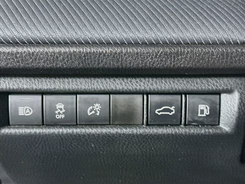 Used 2025 Toyota Camry SE FWD image 17