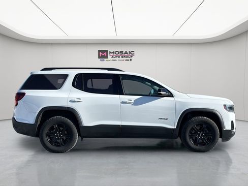 Used 2022 GMC Acadia AT4 image 2