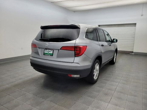 Used 2017 Honda Pilot LX image 9
