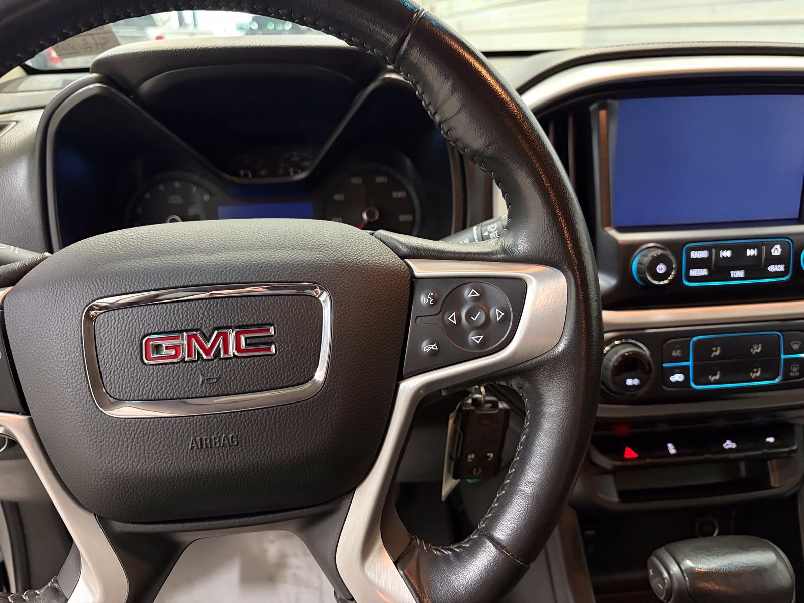 Used 2018 GMC Canyon SLE w/ SLE Convenience Package AWD/4WD image 15