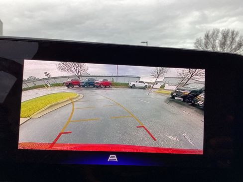 Used 2025 Chevrolet Trax LT w/ LT Convenience Package image 15