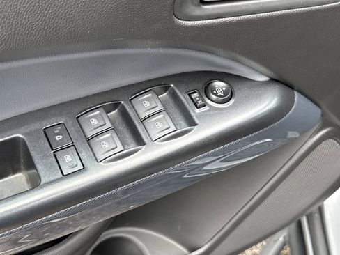 Used 2021 Chevrolet Colorado Z71 RWD image 14
