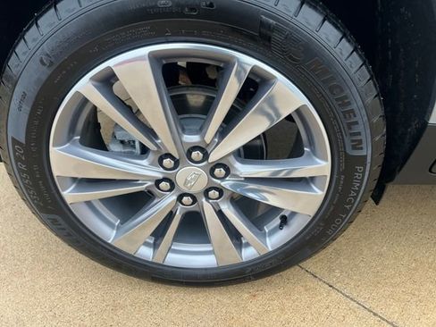 Used 2025 Cadillac XT5 Premium Luxury image 11