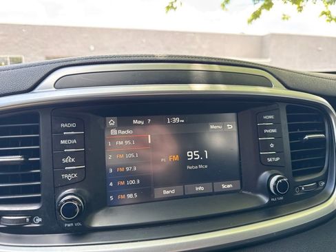 Used 2020 Kia Sorento LX w/ LX I4 Convenience Package AWD/4WD image 18