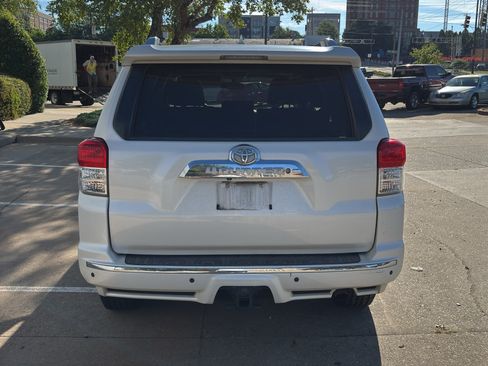 Used 2012 Toyota 4Runner SR5 w/ Convenience Pkg RWD image 7
