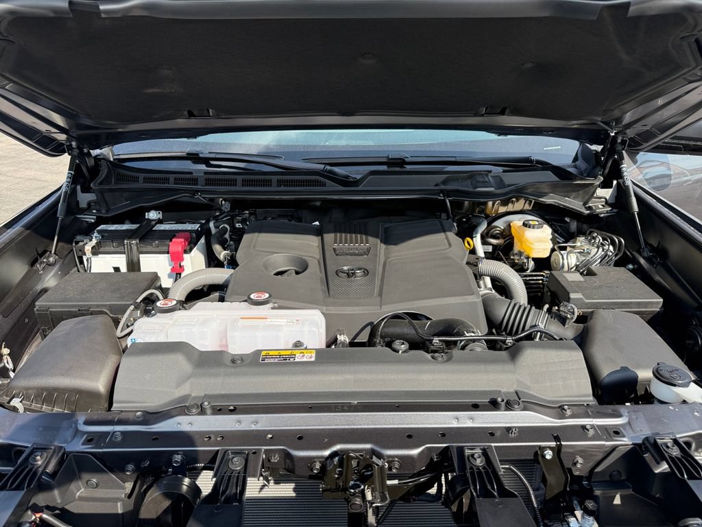 New 2026 Toyota Tundra SR5 AWD/4WD image 31