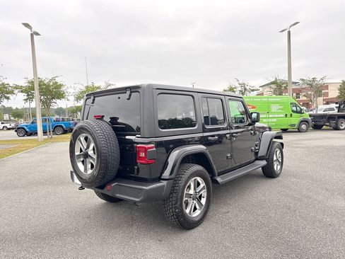 Used 2022 Jeep Wrangler Unlimited Sahara w/ LED Lighting Group AWD/4WD image 3