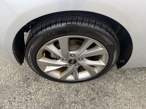 Used 2017 Hyundai Veloster image 21