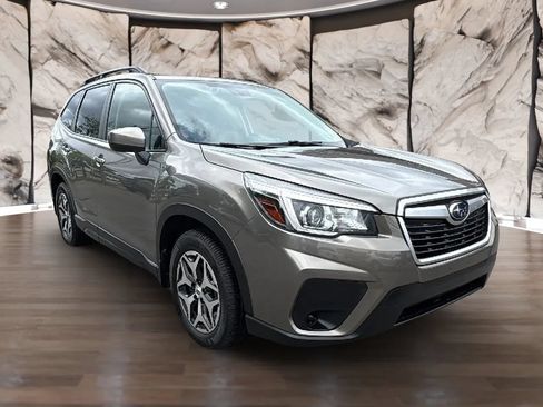Used 2020 Subaru Forester Premium AWD/4WD image 32