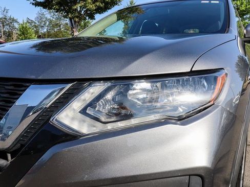 Used 2020 Nissan Rogue S image 19