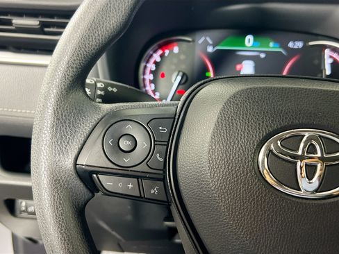 Used 2025 Toyota RAV4 LE FWD image 18