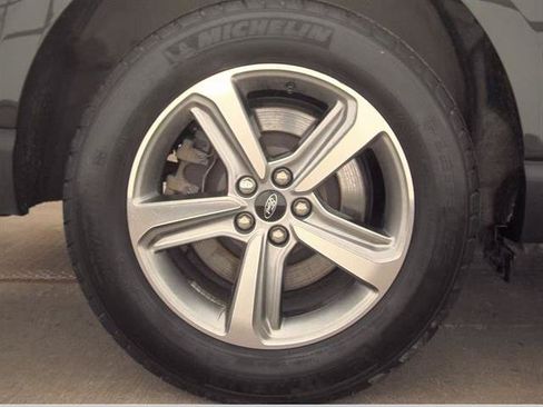 Used 2024 Ford Edge SEL w/ Convenience Package AWD/4WD image 11