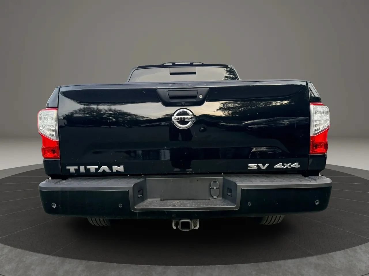 Used 2022 Nissan Titan SV AWD/4WD image 6